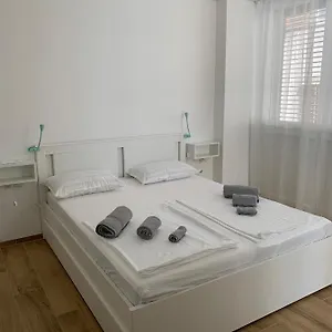  Apartment Studio Apartment Zara