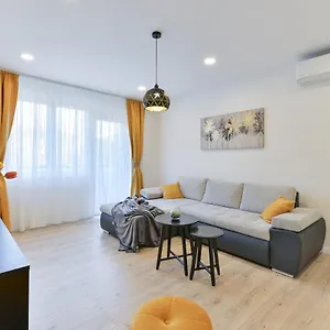  Apartment Lumina